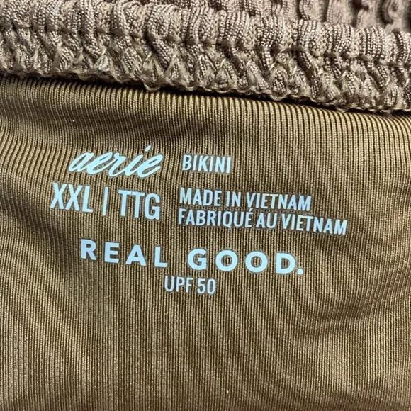 Aerie Crinkle Ring Bandeau Bikini
& Crinkle Full Coverage Bikini Bottom - Picture 9 of 12